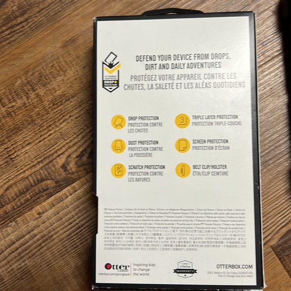 Otter Box phone case - Picture 3 of 4